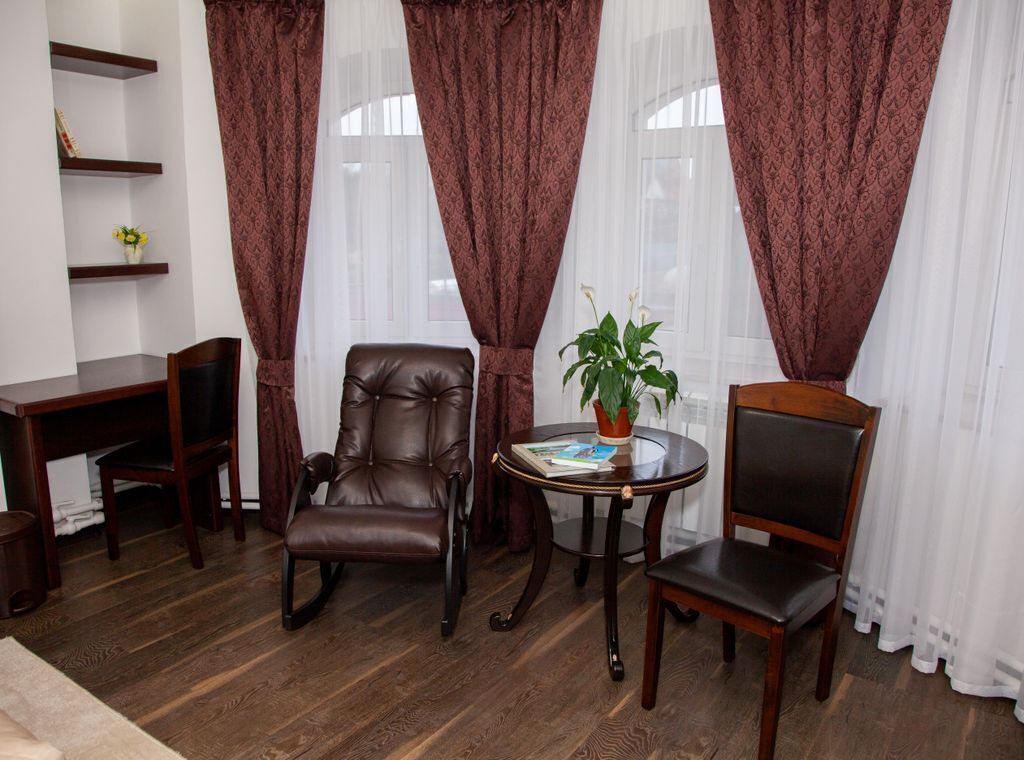 на Октябрьской 27/13